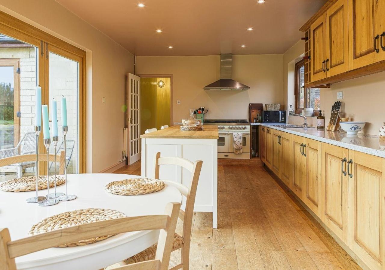 Charming 3Bd Cotswolds Family Retreat Villa Bourton-on-the-Water Bagian luar foto